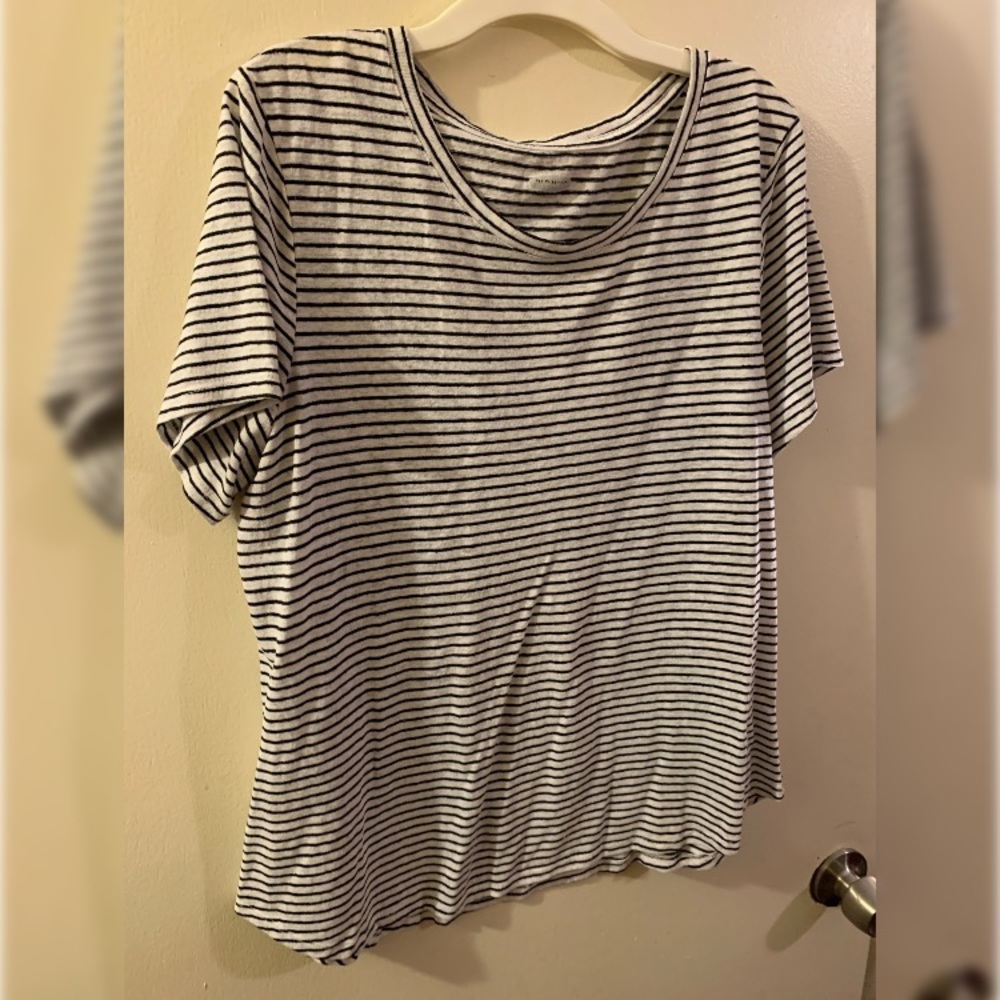 Old navy t shirt